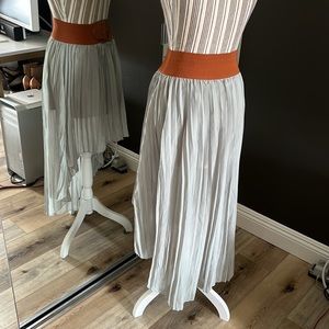 BB Couture, layered skirt